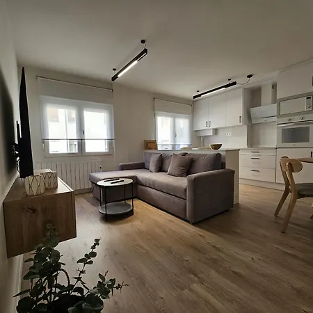 R2R - Moderno Y Amplio Apartamento - 1A102 * ヒホン