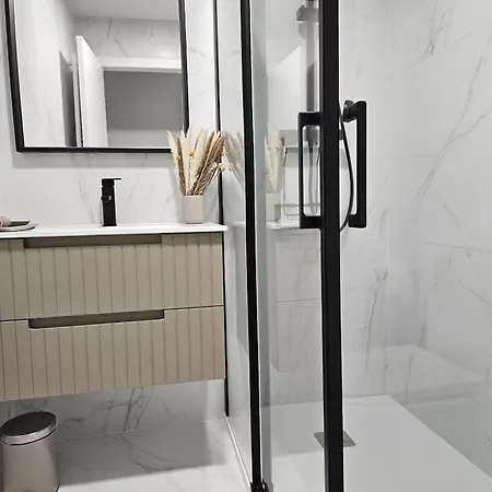 1a102 Moderno Y Amplio By R2r Consulting 아파트 기욘