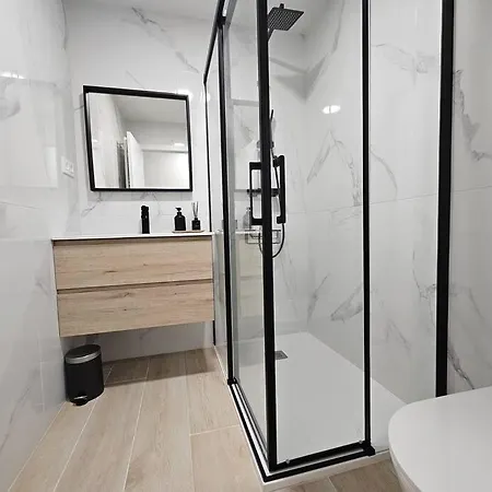 1a102 Moderno Y Amplio By R2r Consulting Χιχόν